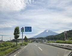 %e5%90%91%e3%81%8b%e3%81%86%e9%80%94%e4%b8%ad%e3%81%ae%e5%af%8c%e5%a3%ab%e5%b1%b1