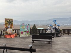 %e9%81%93%e3%81%ae%e9%a7%85%e9%a3%be%e3%82%8a